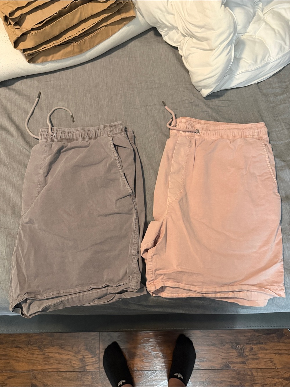 American Eagle Outfitters Men's Drawstring Shorts in Mauve and Dusty Pink